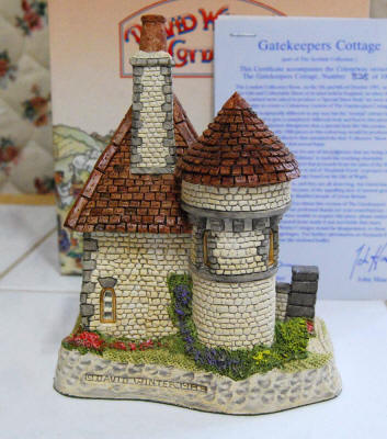 Gatekeeper (Colourway) Cottage by David Winter