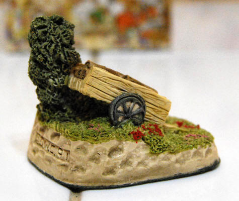 Greenwood Wagon (Cameo) by David Winter