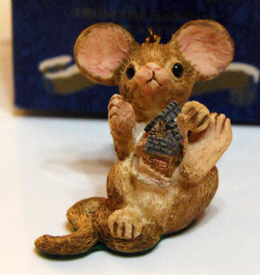 Mouse, "What Cottage" by David Winter