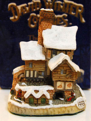 Old Joe's Beetling Shop (Miniature) by David Winter