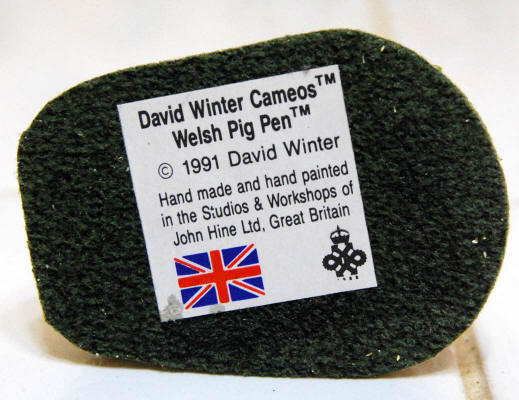 Welsh Pig Pen (Cameo) By David Winter